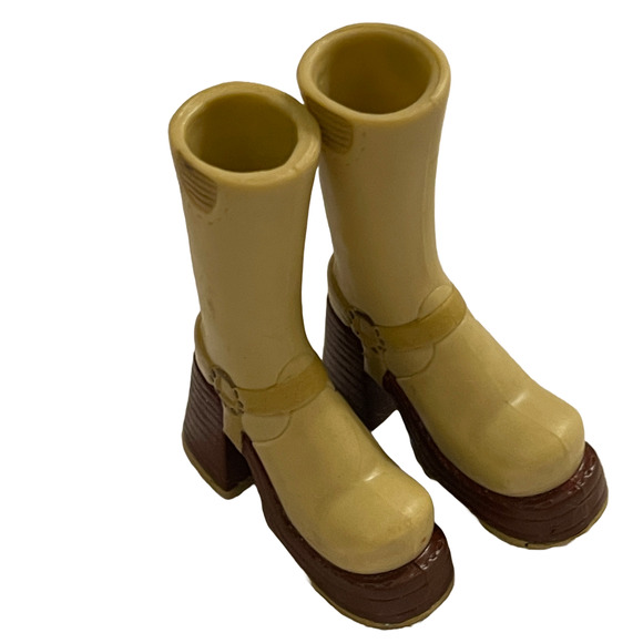 Bratz Footwear Express it Olive & Brown Platform Boot Brown Sole Buckle - Picture 1 of 5